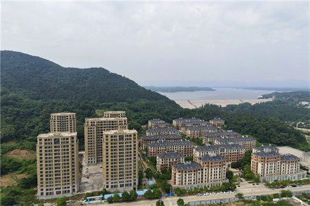 花千树3室2厅1卫78万101m2精装修出售